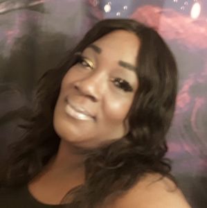 Meet your Posher, Lola